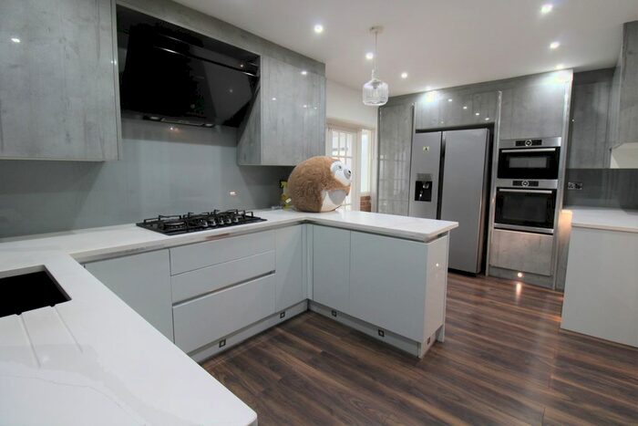 3 Bedroom Semi-Detached House To Rent In Willowbrook Road, Staines-Upon-Thames, TW19