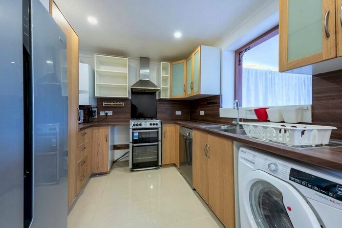 3 Bedroom Property To Rent In Addison Gardens, Surbiton, KT5