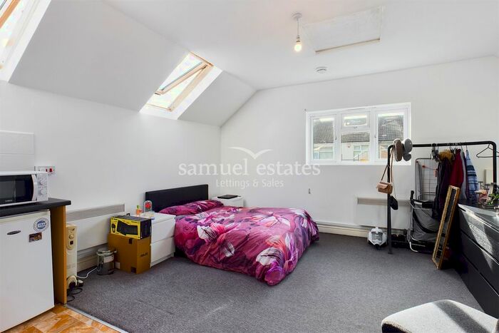 Studio To Rent In Silverleigh Road, Thornton Heath, CR7