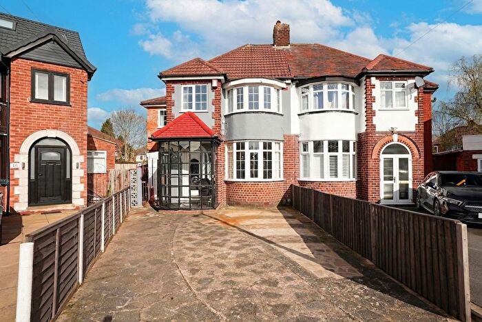 3 Bedroom Semi Detached House For Sale In Jeremy Grove, Solihull, B92