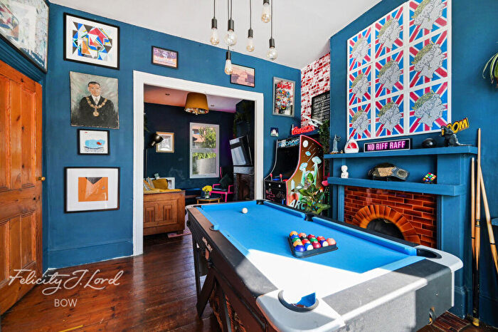 3 Bedroom Terraced House For Sale In Abbott Road, London, E14