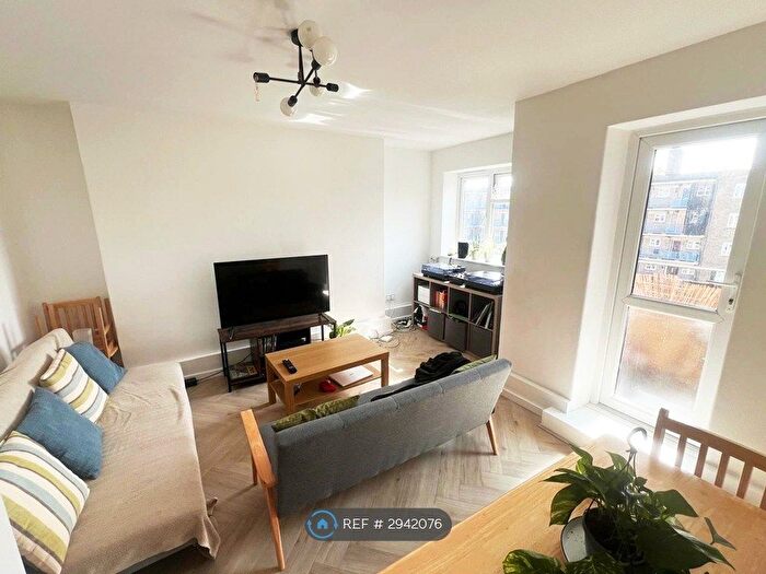 3 Bedroom Flat To Rent In Vanbrugh House, London, E9