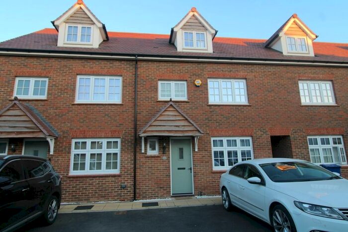 4 Bedroom Terraced House To Rent In Cambria Crescent, Sittingbourne, ME10
