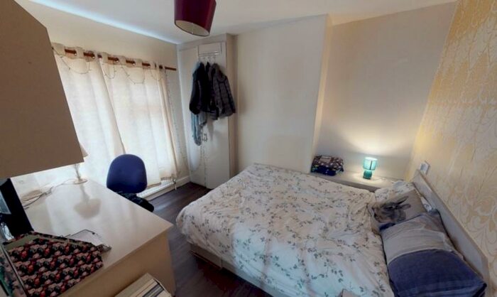 4 Bedroom Semi-Detached House To Rent In Langdale Avenue, Headingley, Leeds, LS6