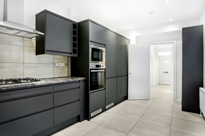 4 Bedroom House To Rent In Cornwallis Road, Archway, N19