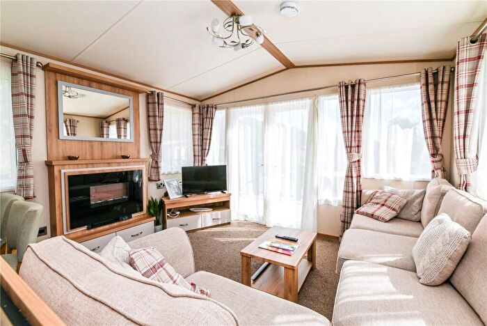 2 Bedroom Park Home For Sale In Beech, Hoburne Bashley Holiday Park, New Milton, Hampshire, BH25