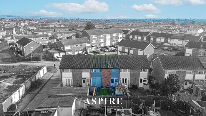 3 Bedroom Terraced House For Sale In Seventh Avenue, Canvey Island, SS8