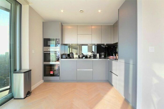 2 Bedroom Flat To Rent In Southwark Bridge Road, Elephant And Castle, SE1