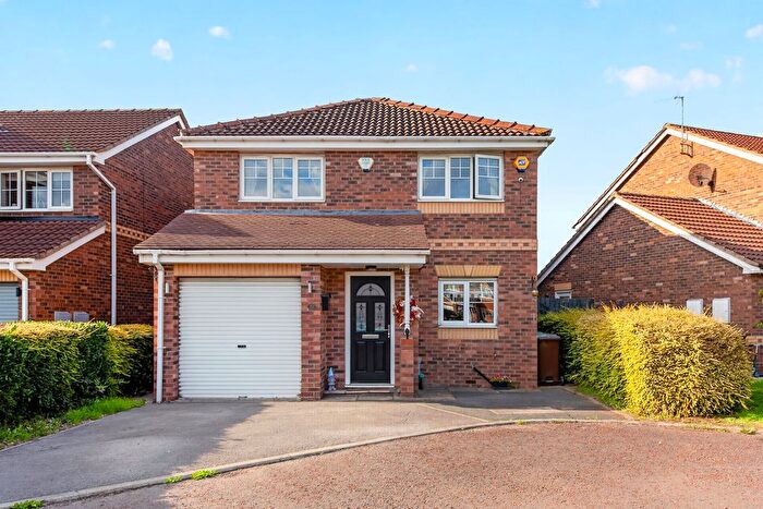 4 Bedroom Detached House For Sale In Glen Court, Castleford, WF10