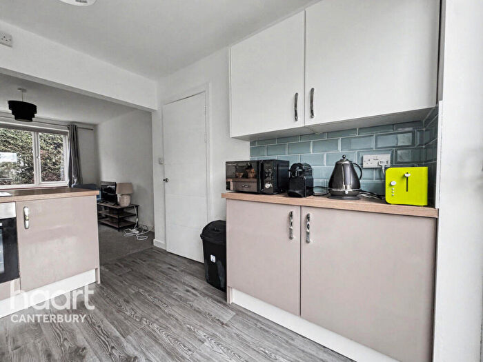 2 Bedroom Flat For Sale In Sussex Walk, Canterbury, CT1