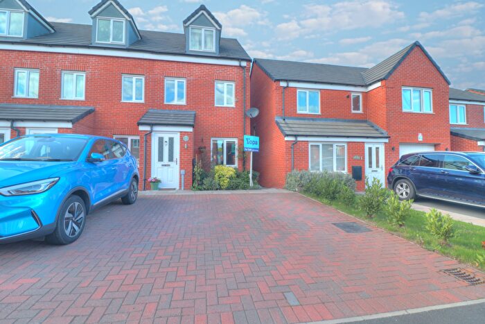 3 Bedroom Town House For Sale In Chaffinch Drive, Shepshed, Loughborough, LE12