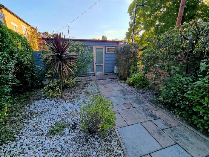 1 Bedroom Flat To Rent In Brenchley Gardens, London, SE23