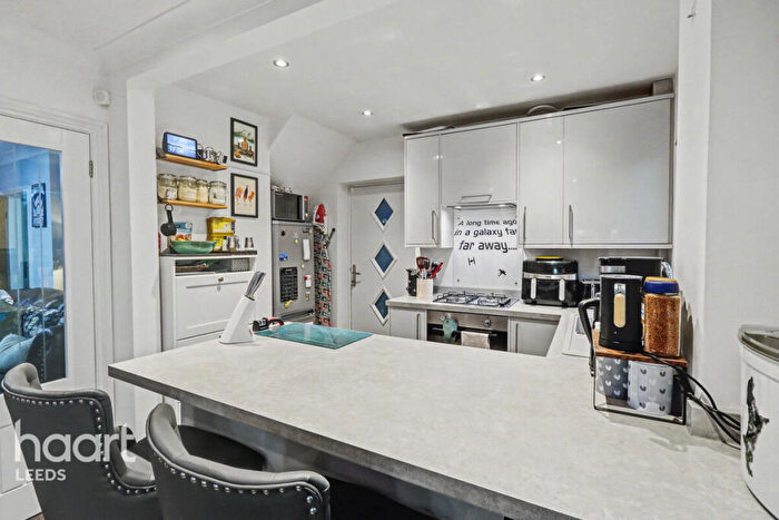 3 Bedroom Semi-Detached House For Sale In Hansby Close, Leeds, LS14