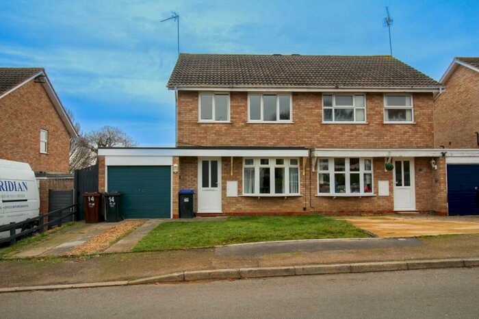 3 Bedroom House To Rent In Cavalry Drive, Daventry, Northants, NN11