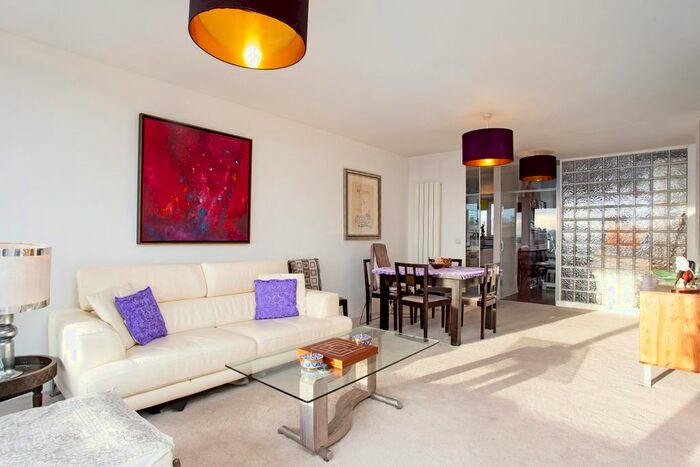 2 Bedroom Flat To Rent In Wimbledon Park Road, London, SW19