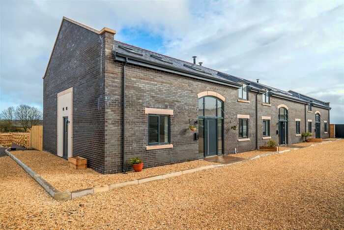 4 Bedroom Property For Sale In Watts Quarry Lane, Somerton, TA11