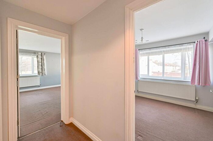 1 Bedroom Flat To Rent In Miles Road, Mitcham, CR4