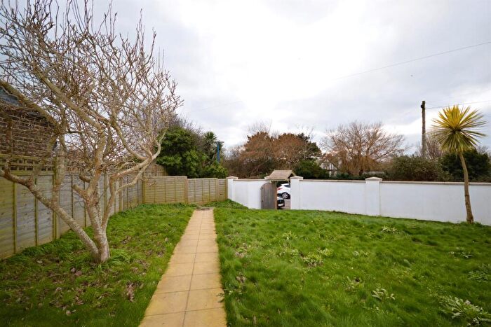 2 Bedroom Detached Bungalow To Rent In Crablands, Selsey, PO20