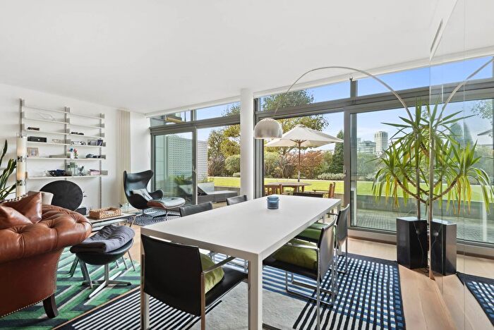 2 Bedroom Flat To Rent In Battersea Church Road, London, SW11