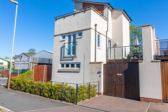 3 Bedroom Detached House For Sale In Watkin Road, Leicester, LE2