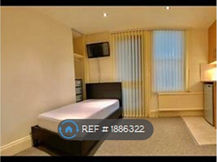 Studio To Rent In Strawberry Dale, Harrogate, HG1