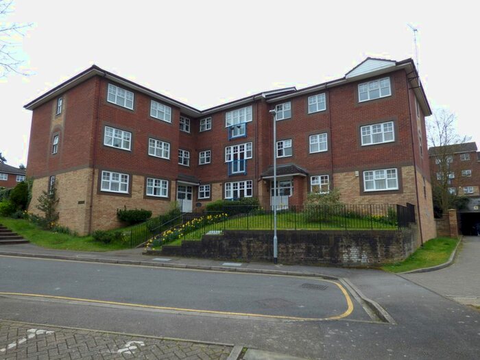 2 Bedroom Flat To Rent In Knightsfield Road, Luton, LU2