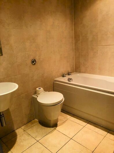 2 Bedroom Flat To Rent In Bellwood Street, Glasgow, G41