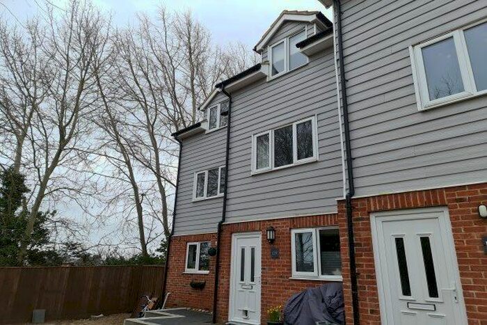 4 Bedroom Property To Rent In Hunnyhill, Newport, PO30