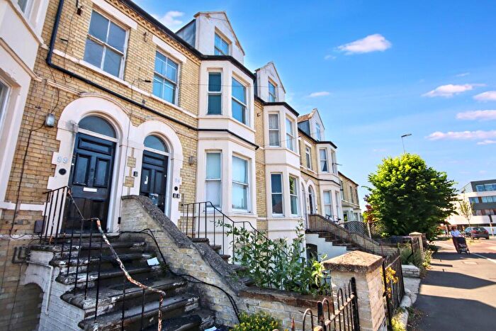 4 Bedroom Terraced House For Sale In Milton Road, Cambridge, Cambridgeshire, CB4