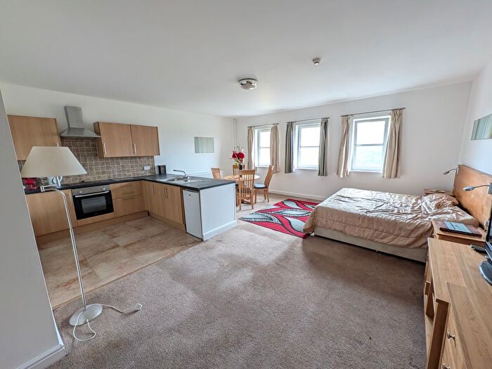 Studio To Rent In Station Road, Swansea, SA4