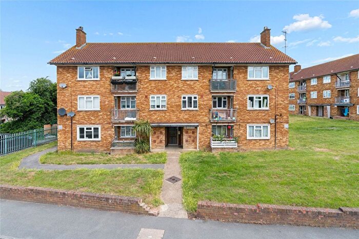2 Bedroom Flat For Sale In Longhayes Court, Chadwell Heath, RM6