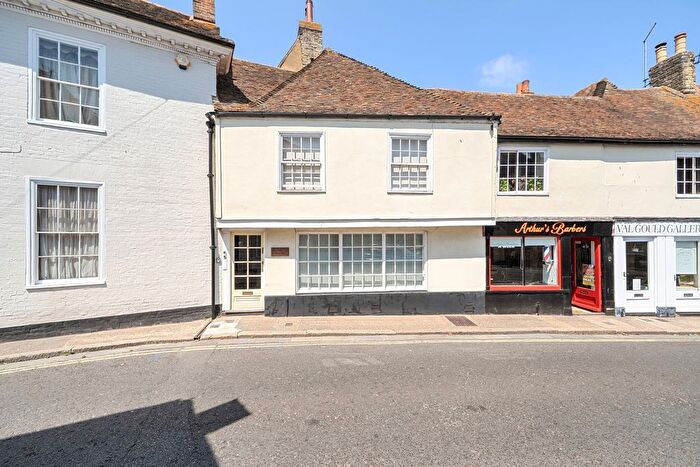 2 Bedroom Flat For Sale In Harnet Street, Sandwich, CT13