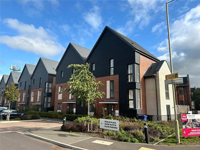 4 Bedroom End Of Terrace House To Rent In Station Road, Hook, Hampshire, RG27