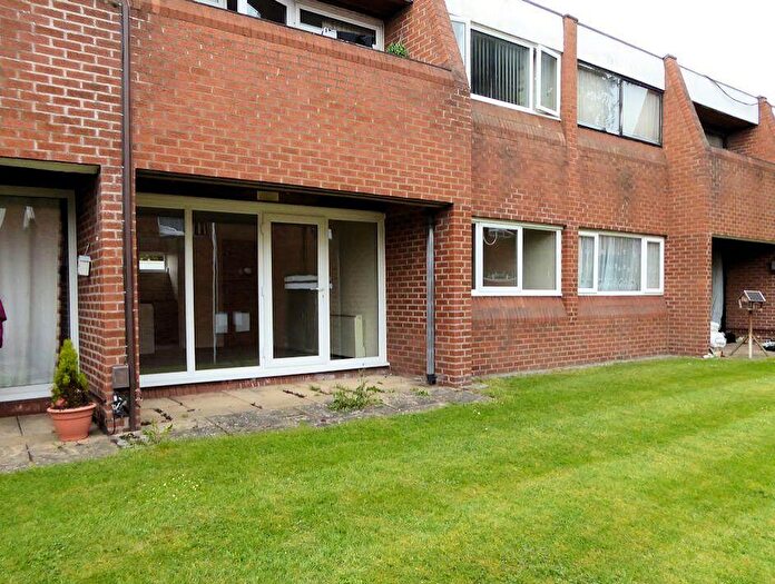 1 Bedroom Flat To Rent In Knightthorpe Court Burns Road Loughborough Leicestershire, LE11