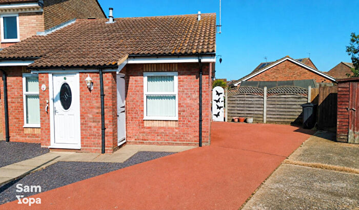 2 Bedroom Semi-Detached Bungalow For Sale In Merstham Drive, Clacton-on-sea, CO16