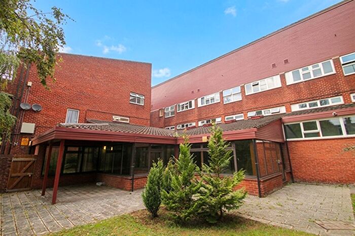 Studio For Sale In Whitehall Road, Uxbridge, UB8