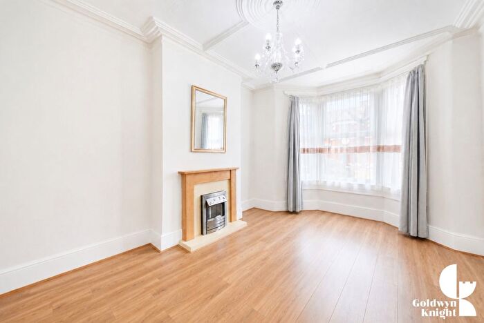 1 Bedroom Flat To Rent In Hampton Road, Ilford, Essex, IG1