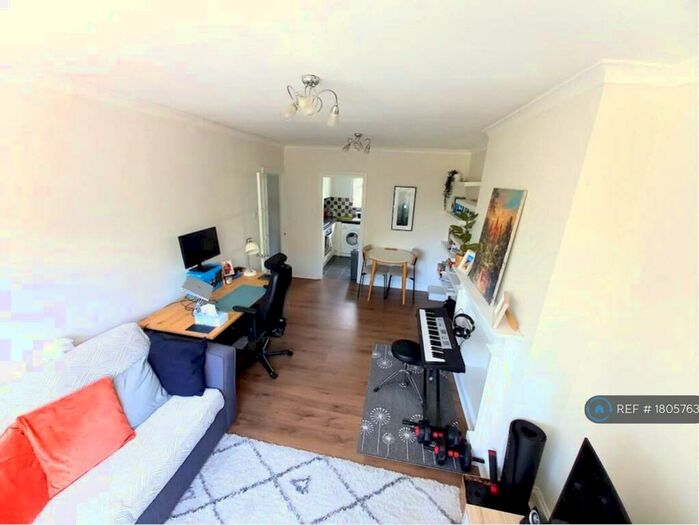 1 Bedroom Flat To Rent In Cornford Grove, London, SW12