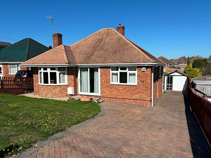 2 Bedroom Detached Bungalow For Sale In Hollybank Road, Hythe, SO45