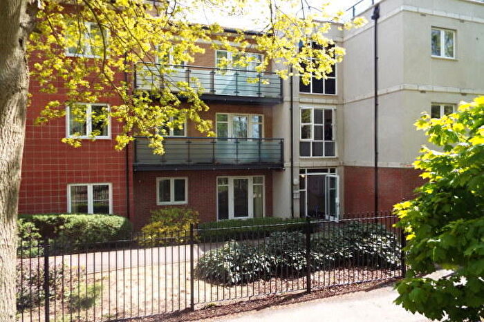 2 Bedroom Flat To Rent In The Parklands, Dunstable, LU5