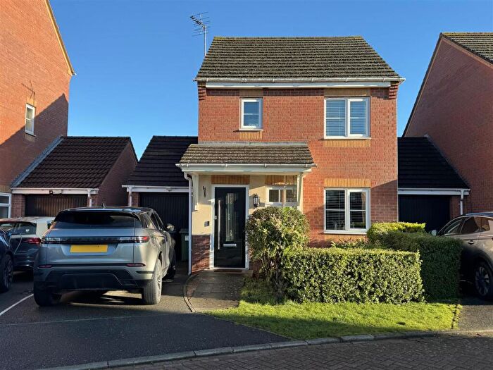 3 Bedroom Detached House For Sale In Salvia Way, Bedworth, CV12