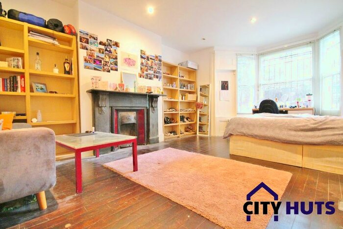 2 Bedroom Flat To Rent In Hillmarton Road, London, N7