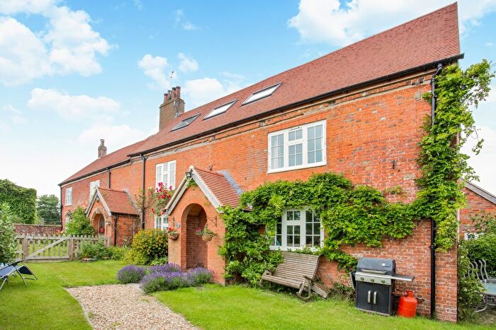 3 Bedroom Semi-Detached House To Rent In Clyffe Pypard, Swindon, SN4