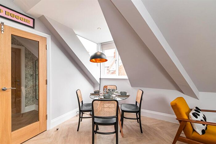 2 Bedroom Apartment To Rent In Chelmsford Grove, Sandyford, Newcastle Upon Tyne, NE2