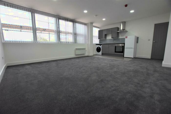 1 Bedroom Flat To Rent In Burleys Way, Leicester, LE1