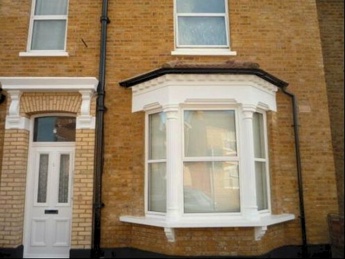 Studio To Rent In Honley Road, London, SE6