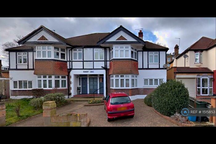 2 Bedroom Flat To Rent In Lansdowne Road, London, E18