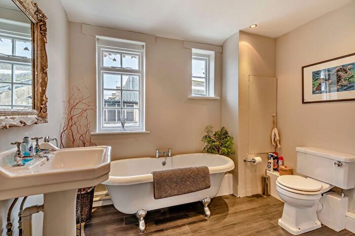 2 Bedroom Terraced House For Sale In Oak Street, Lechlade, Gloucestershire, GL7