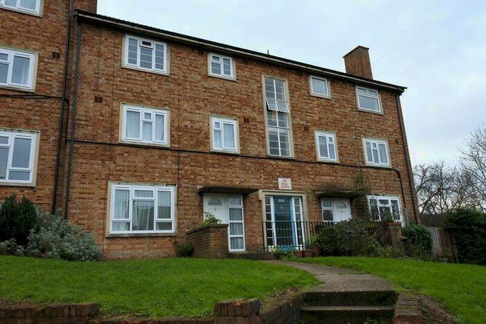 1 Bedroom Flat To Rent In Cantwell Road, Shooters Hill London, SE18