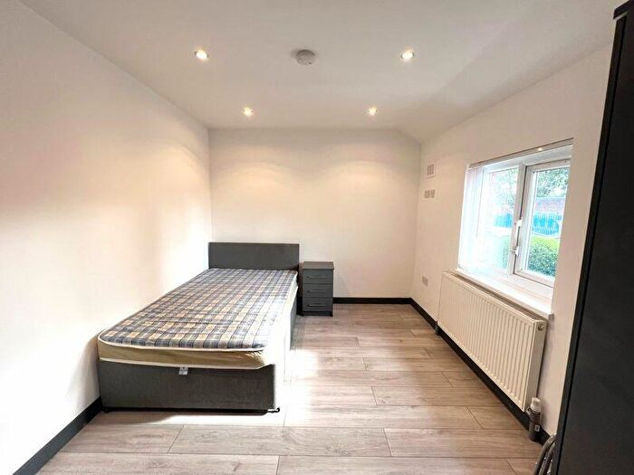 4 Bedroom House Of Multiple Occupation To Rent In Tenby Drive, Salford, M6